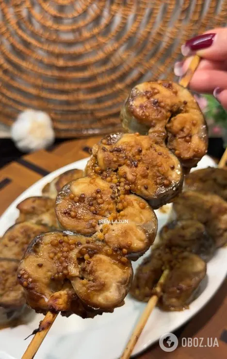 Вместо шашлыка: как вкусно запечь скумбрию на шпажках