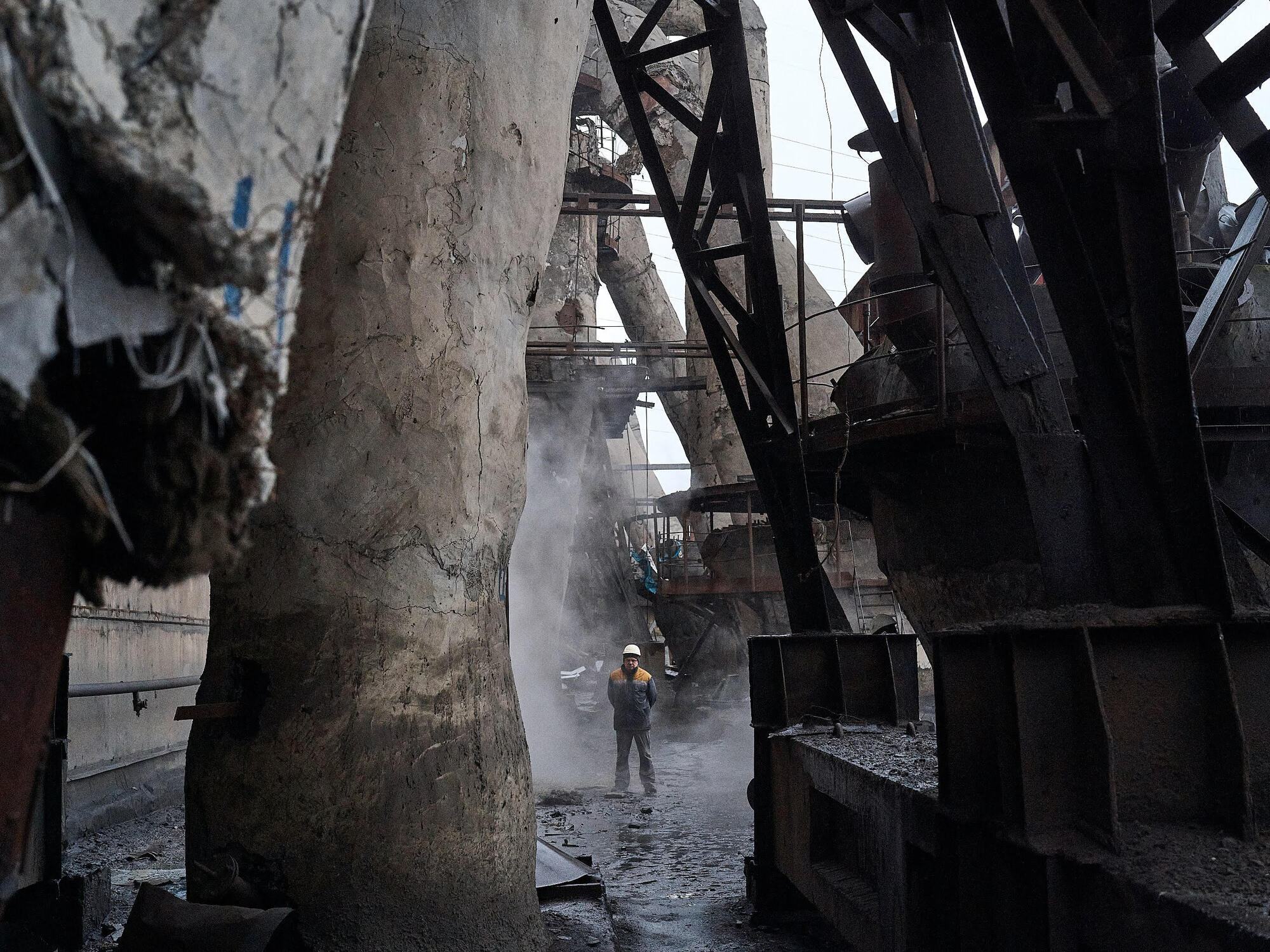 "До світла/Into the Light": ДТЕК і фотографи Ліберови проведуть спільну виставку у Києві