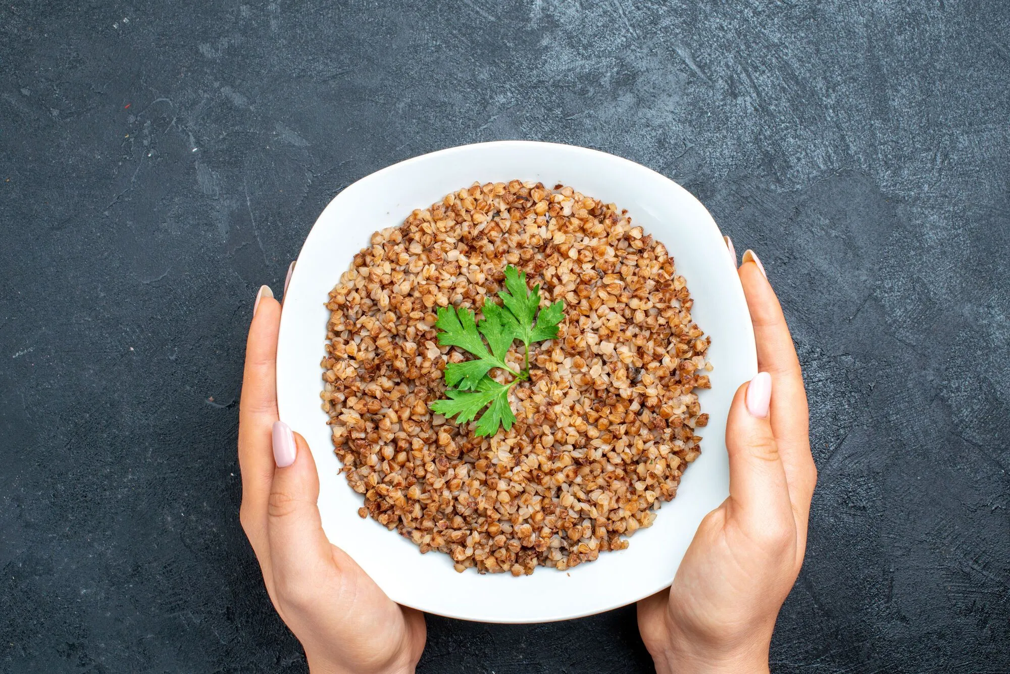 В яку воду кидати гречку, щоб вона вийшла смачною: помилка, яку допускають всі