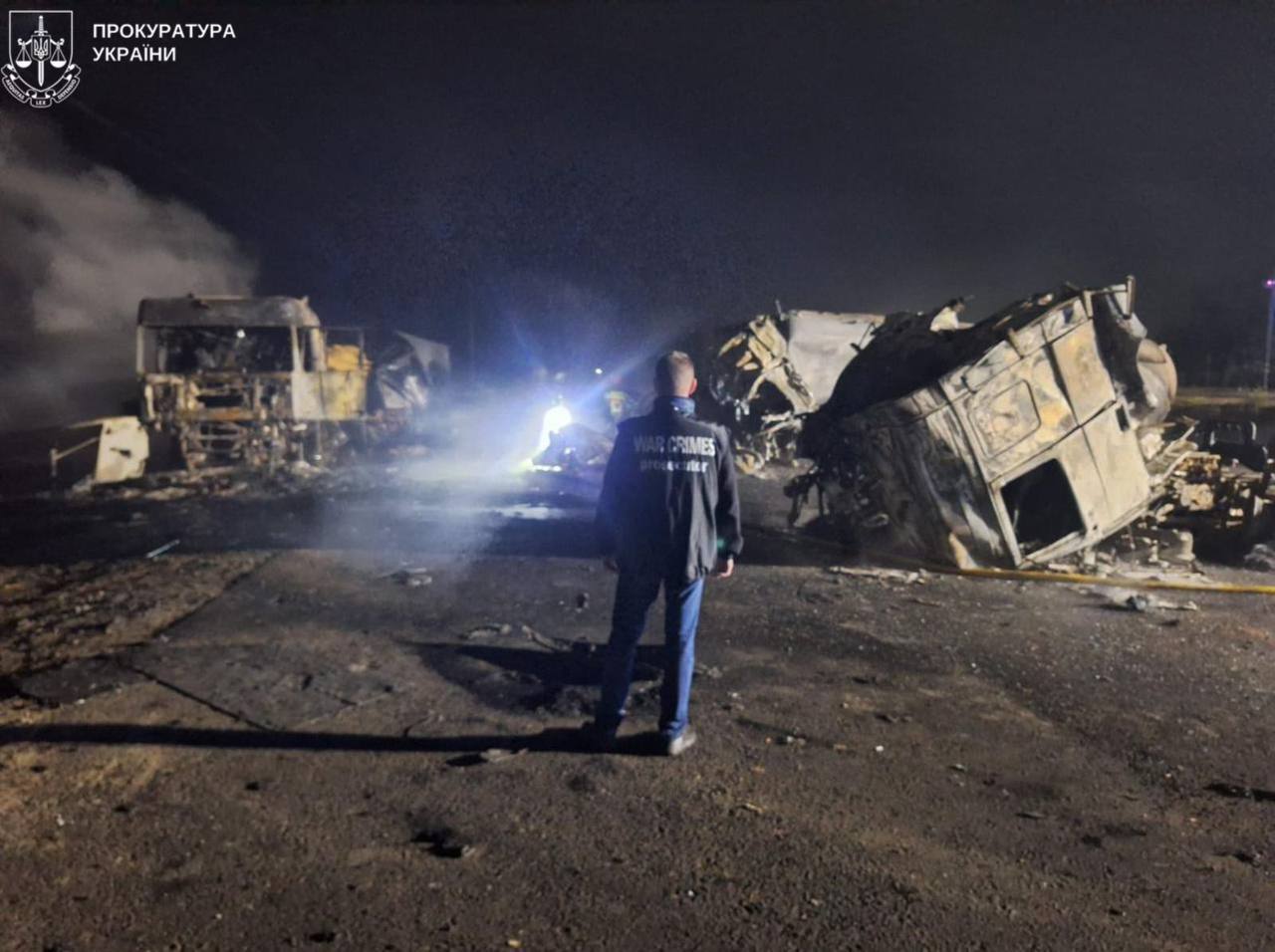 Оккупанты атаковали Одесскую область дронами, произошел пожар на автостоянке: два человека погибли, есть раненые. Фото и видео