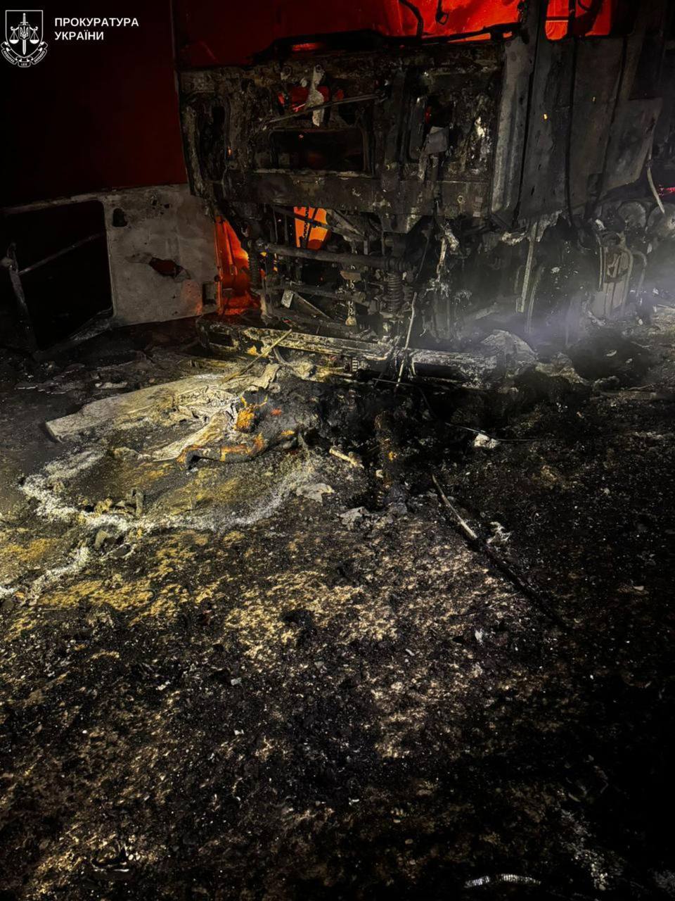 Оккупанты атаковали Одесскую область дронами, произошел пожар на автостоянке: два человека погибли, есть раненые. Фото и видео