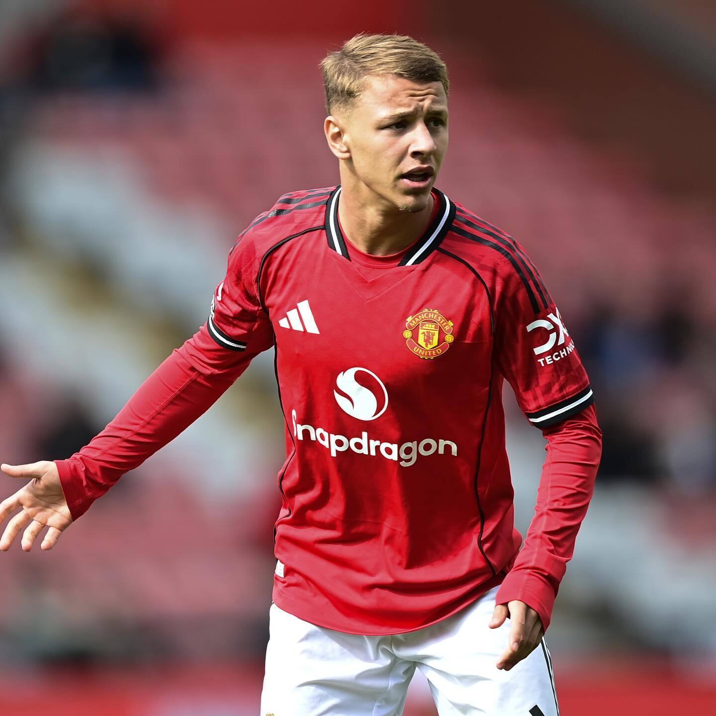 Футболист "Манчестер Юнайтед" ради России отказался от гражданства Англии. Пропагандисты РФ устроили вакханалию и были опозорены