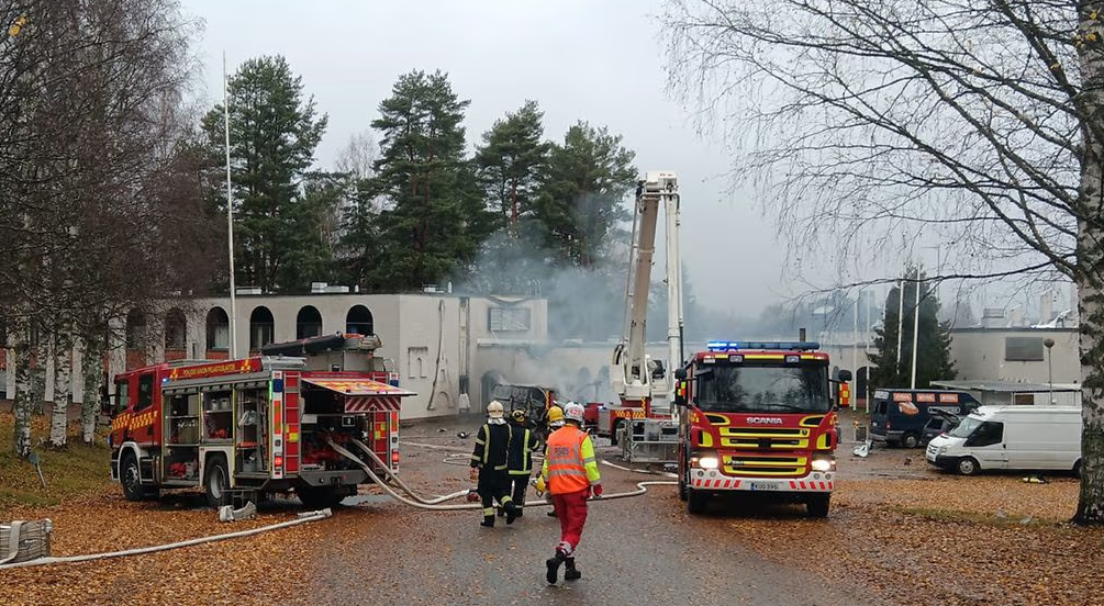У Фінляндії на території готелю вибухнув фургон: загинуло двоє людей. Фото