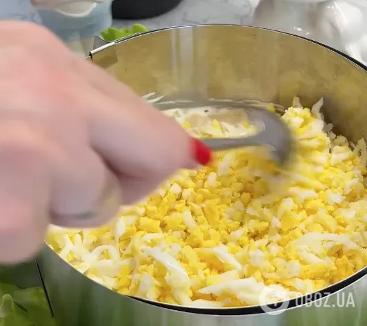 Салат "Анастасія" для святкового столу: ділимося простим рецептом ефектної страви