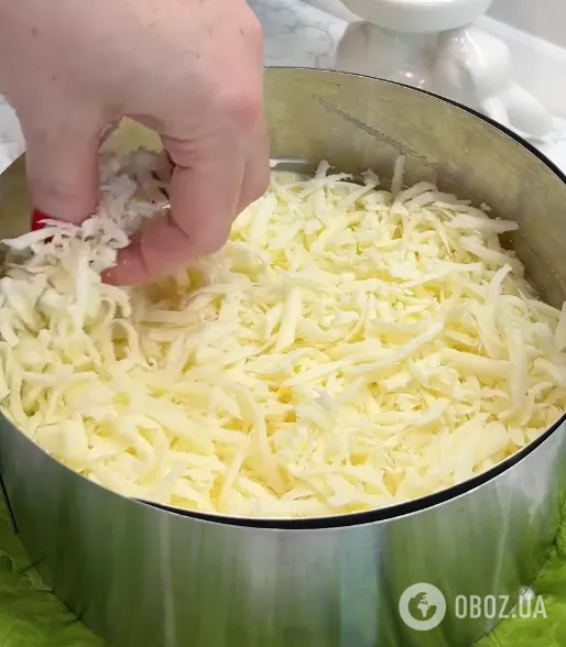 Салат "Анастасія" для святкового столу: ділимося простим рецептом ефектної страви