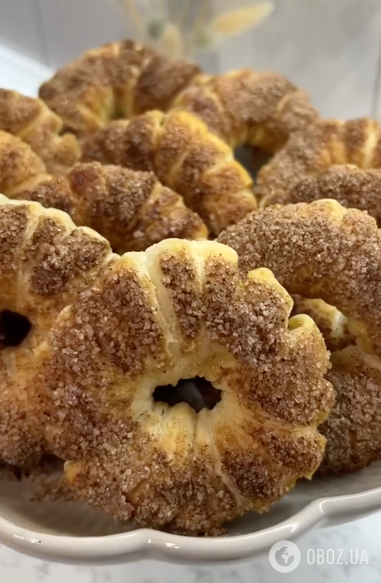 Смачніше, ніж будь-який пиріг: ароматні яблучні кільця з корицею та листковим тістом