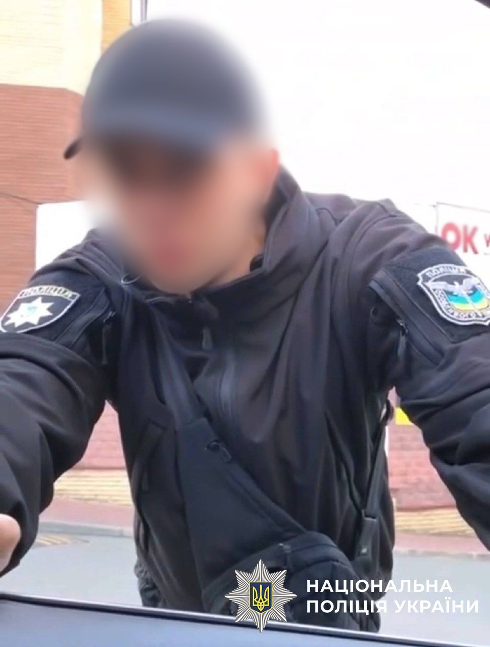 У формі поліцейського знімав провокативні ролики заради лайків: у Києві викрили чергового блогера. Подробиці та фото