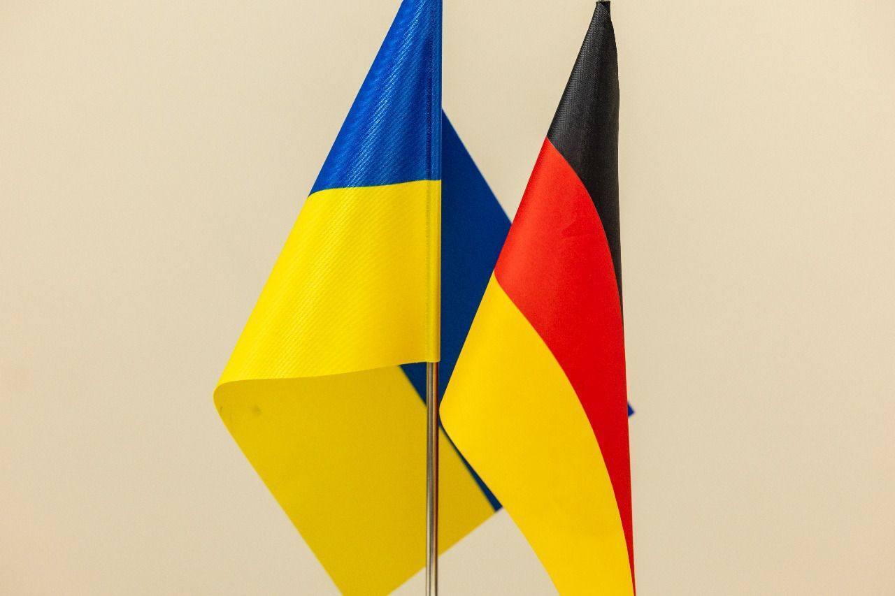 Зміцнення повітряного щита: Сирський обговорив ситуацію на полі бою і терор ворога з генералом Бундесверу. Фото