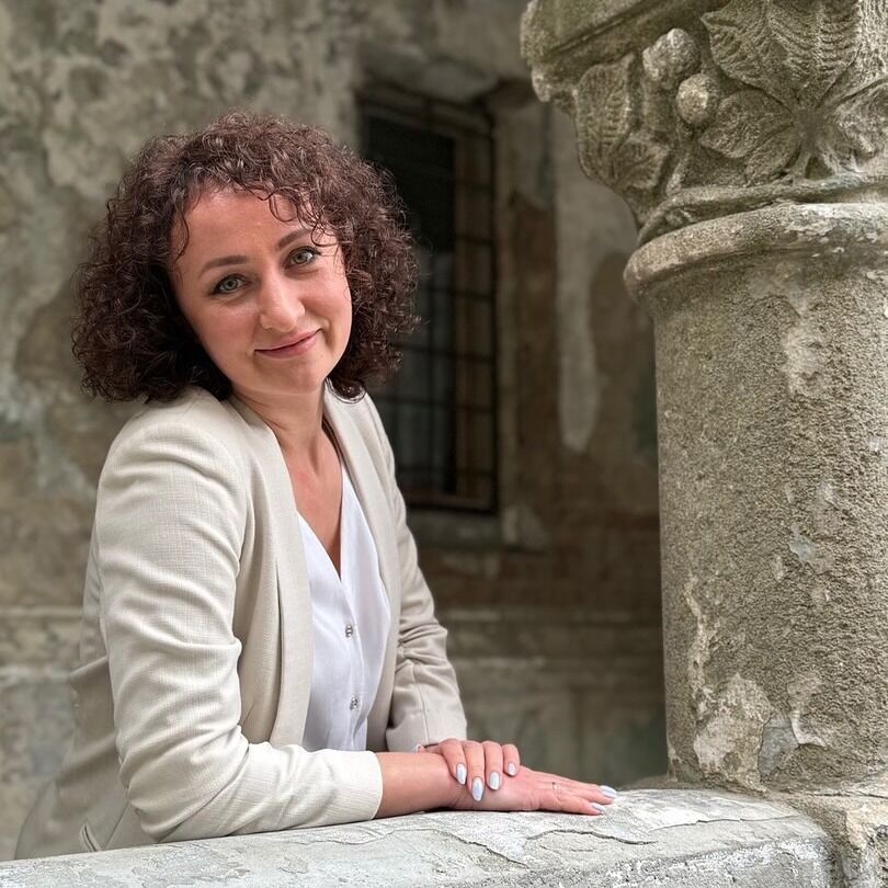 Закурил и заплакал: Иво Бобул побывал возле разрушенного дома в Тернополе и объяснил, почему его не нужно демонтировать