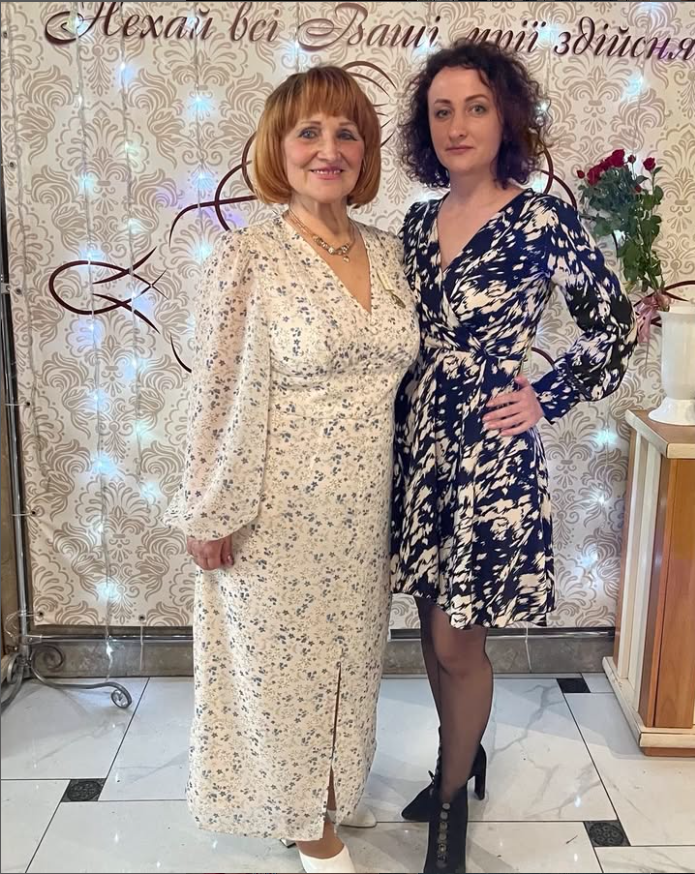 Закурил и заплакал: Иво Бобул побывал возле разрушенного дома в Тернополе и объяснил, почему его не нужно демонтировать