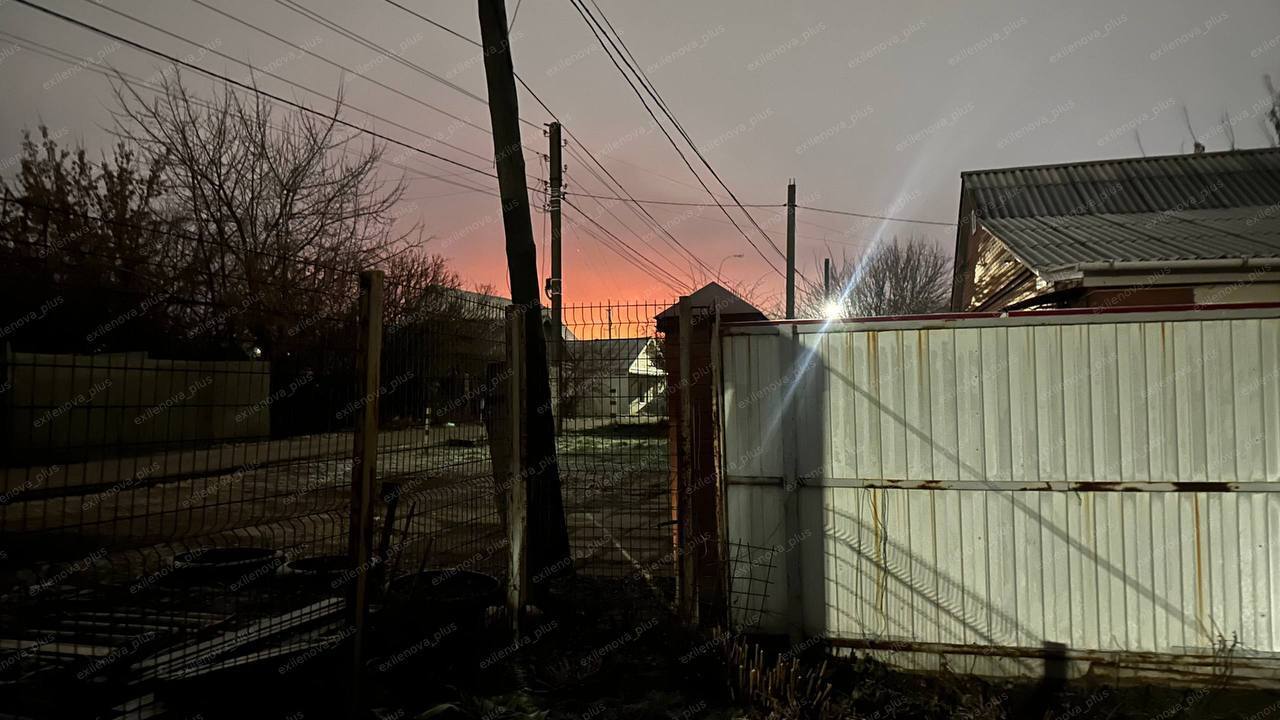 Прогремела серия взрывов: дроны снова атаковали Рязанский НПЗ. Фото и видео