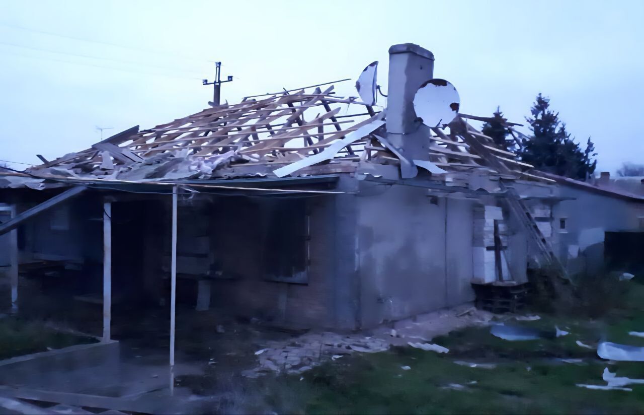 На Дніпропетровщині внаслідок ворожих атак сталися пожежі, постраждали троє чоловіків. Фото