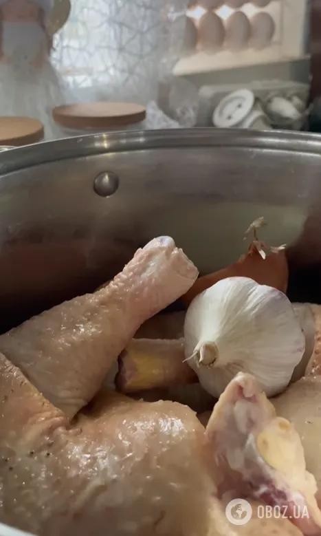 Як приготувати прозорий холодець з курки: швидкий рецепт на свята