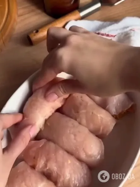 Ліниві курячі рулетики з сиром нашвидкуруч: як приготувати страву на будь-якйи випадок