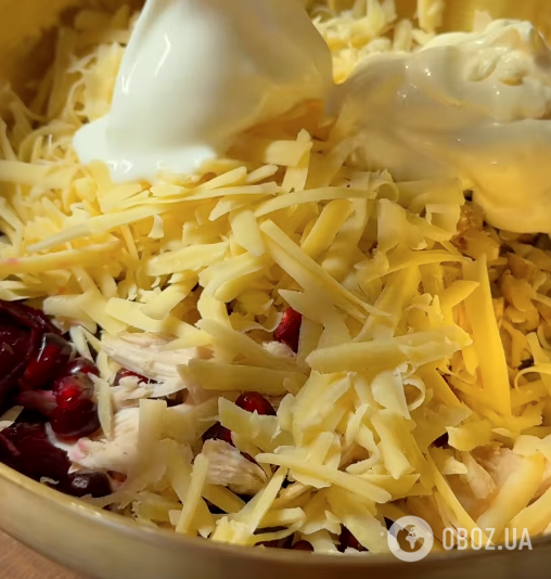 Салат із буряка "Аристократ" для новорічного столу: найпростіший рецепт легкої страви