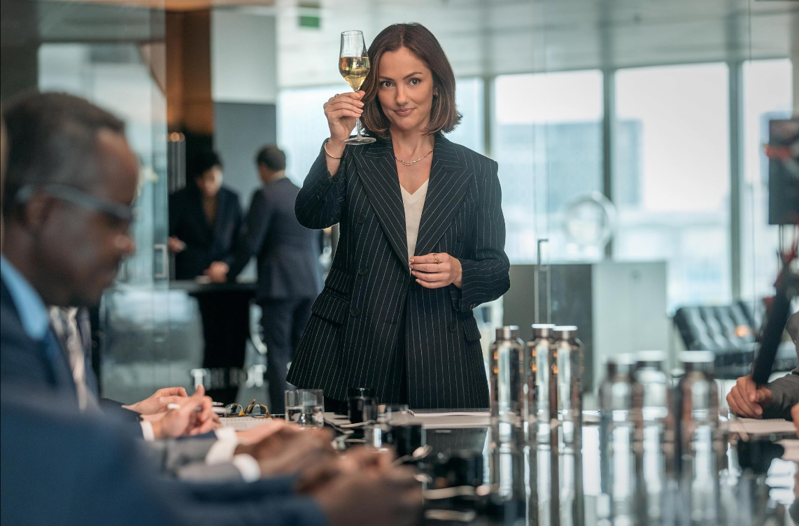 "Проблемы с шампанским": о чем новый ромком, вышедший на Netflix