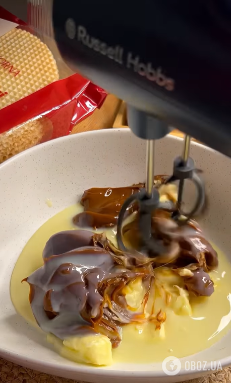 Культовий вафельний торт зі згущеним молоком: ділимось оригінальним рецептом десерту з дитинства