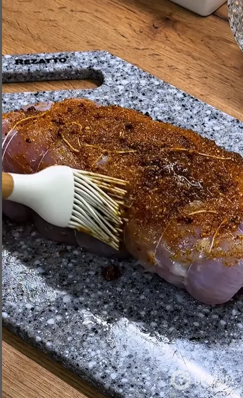 Сочная буженина из индейки на праздники: что сделать, чтобы мясо не было сухим