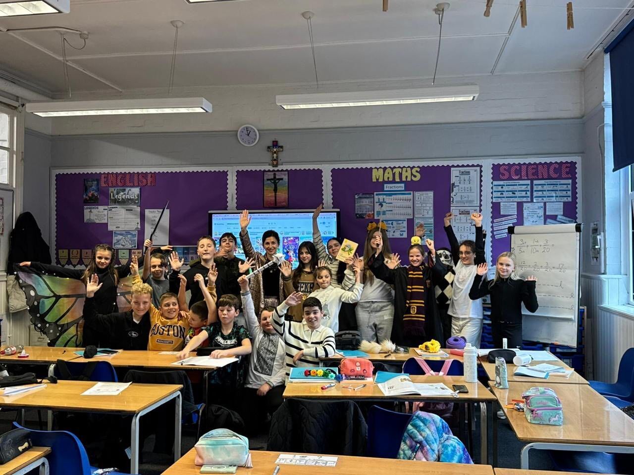 "До сих пор чувствую вину и стыд..." Украинскую школьницу в Великобритании заставили сдавать экзамен по русскому языку