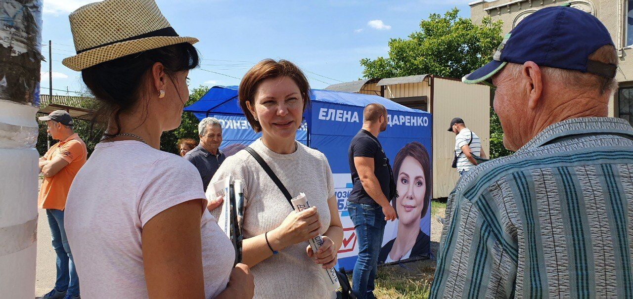 Донька регіоналки Олени Бондаренко підтримує Україну: де зараз 26-річна Ліна Купер, яка пішла наперекір скандальній матері
