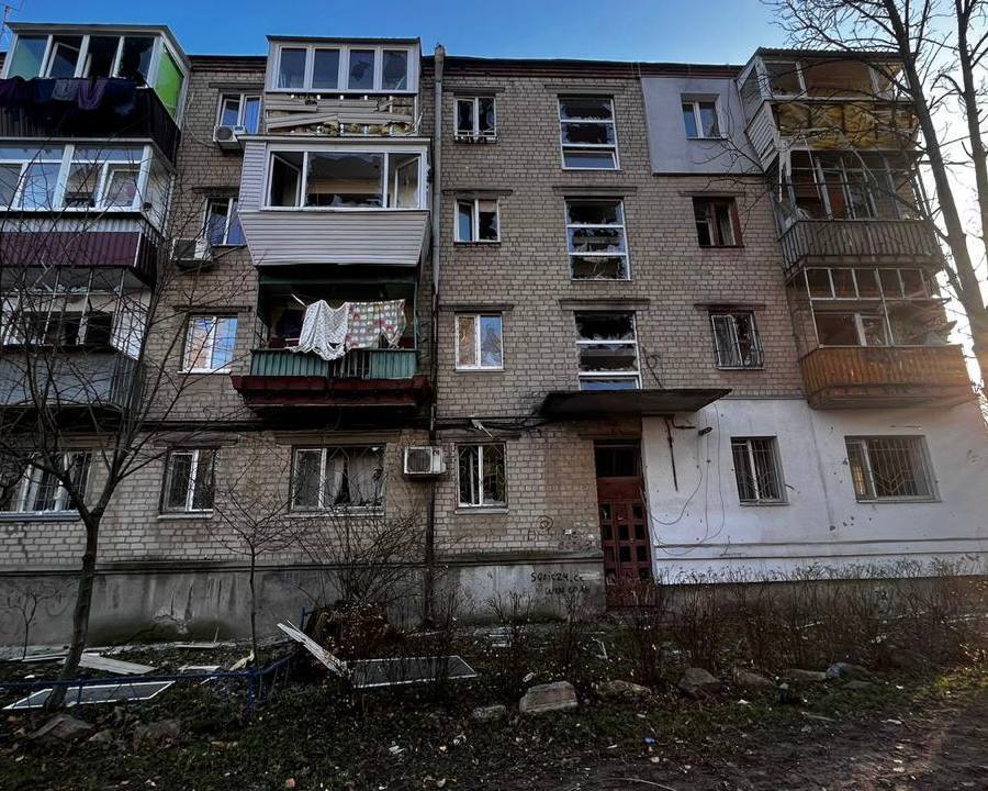 В Днепре в результате российской атаки пострадали два человека: женщине оторвало ногу, ребенку осколок попал в лицо