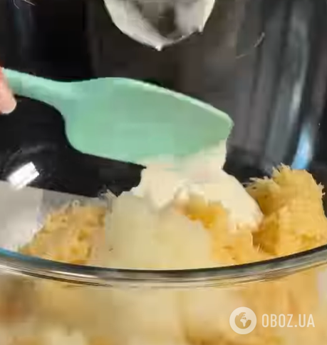 Хрусткі деруни з ніжним грибним соусом: як приготувати улюблену страву для родини