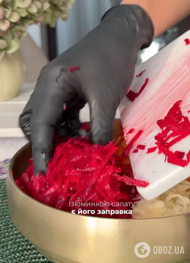 Смачний осінній салат, який покращує метаболізм: знадобляться два овочі та один фрукт