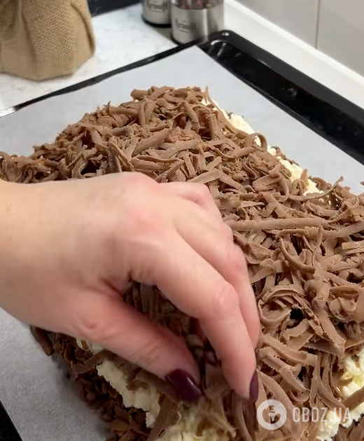 Тертий пиріг із сирною начинкою: найпростіший рецепт десерту до чаю