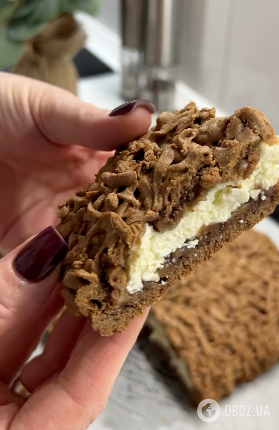 Тертий пиріг із сирною начинкою: найпростіший рецепт десерту до чаю