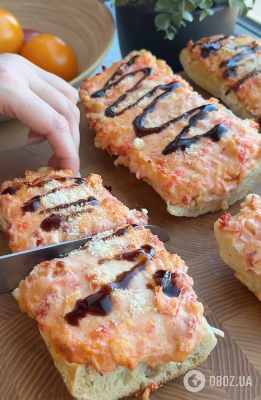 На вкус как суши: сытные горячие бутерброды с крабовой начинкой для перекуса за 10 минут