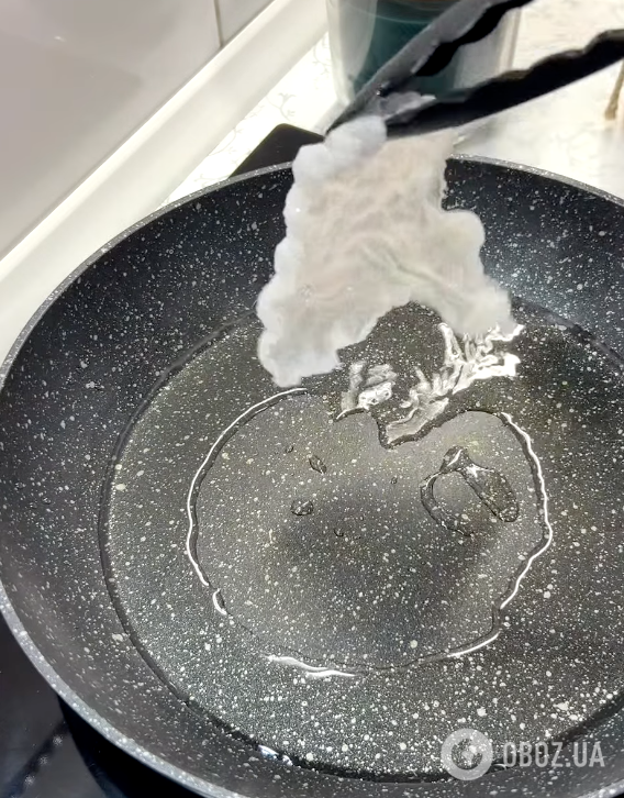 Новорічна закуска "Хмаринка" з рисового паперу зі смачною крабово-овочевою начинкою: готується 2 хвилини