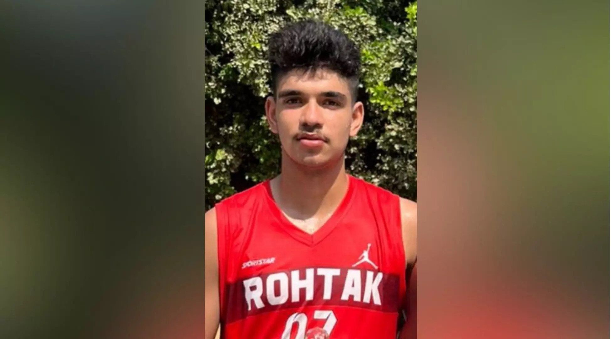 В Індії гравця збірної вбило баскетбольне кільце. Момент потрапив на відео