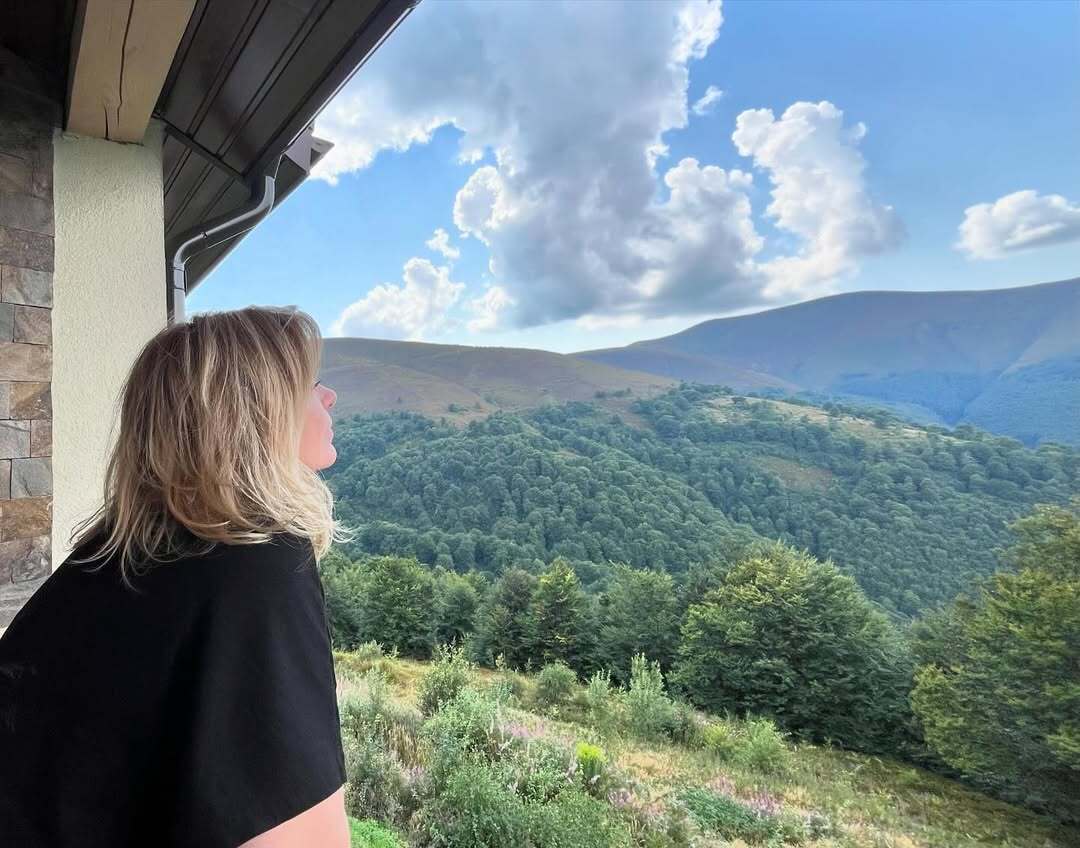 "Так йому і написала: "Будь ти проклятий". Наталія Корецька – про росіян, які "прописалися" в Києві, роботу кухаркою та знущання народного артиста