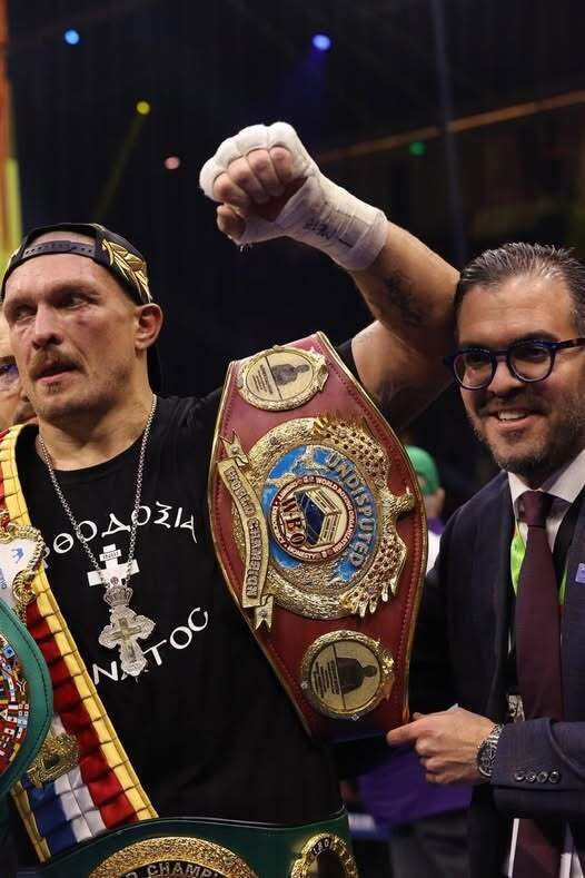 Президент WBO прокоментував "несподіване рішення" Усика