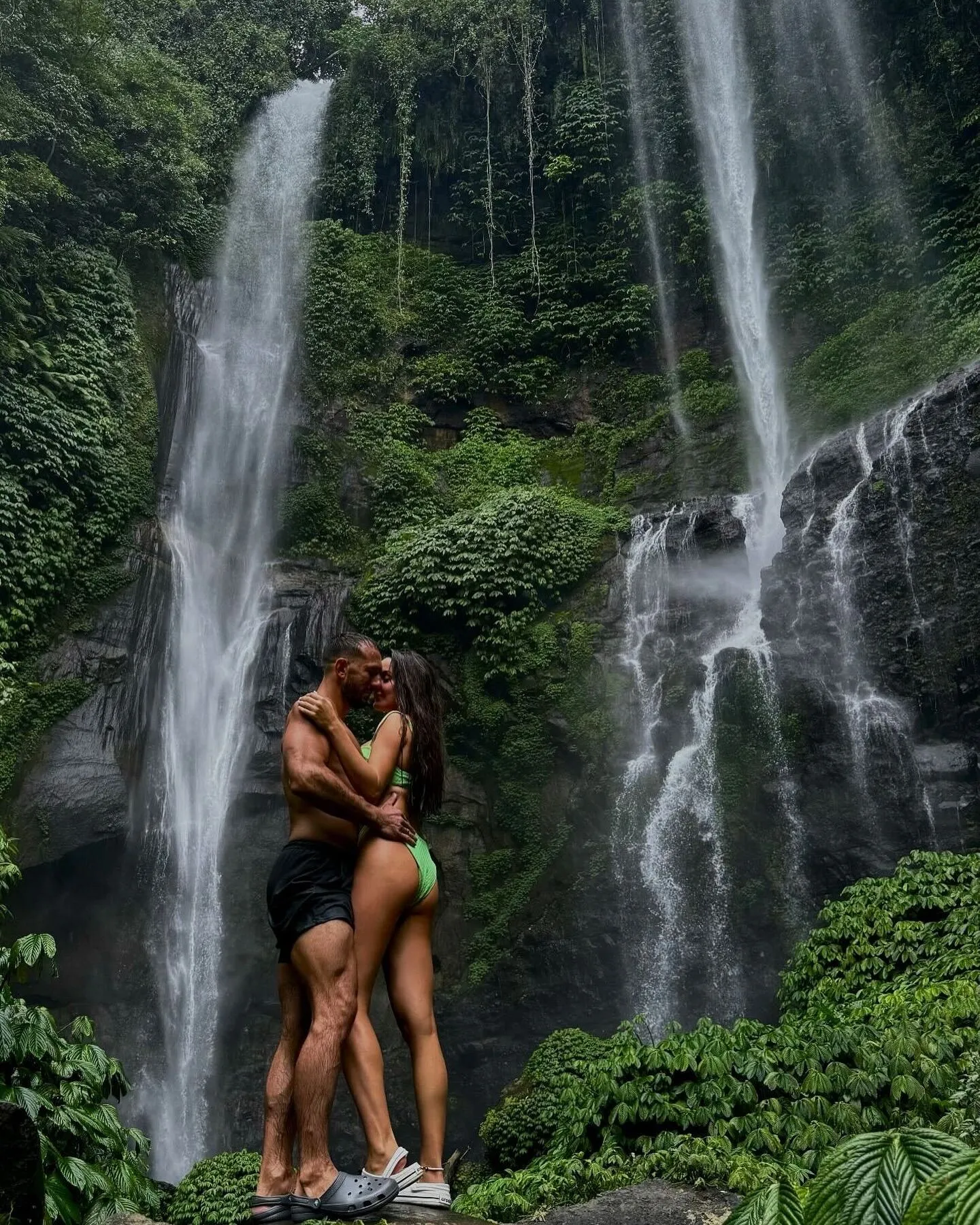 У Росії популярний фітнес-тренер вирішив показати процес схуднення, об'ївся і помер. Відео