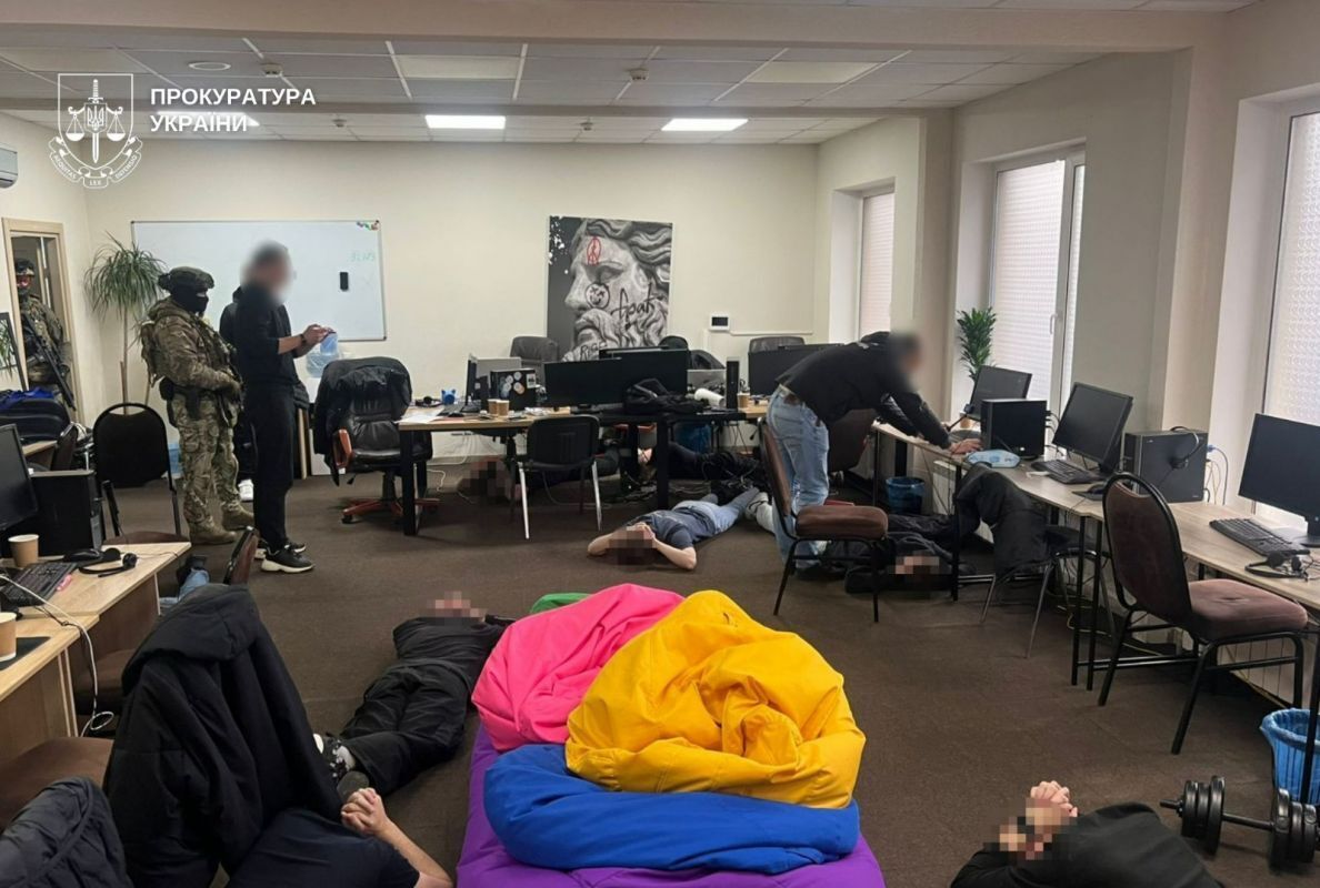 Виявлено 90 "співробітників" колцентру