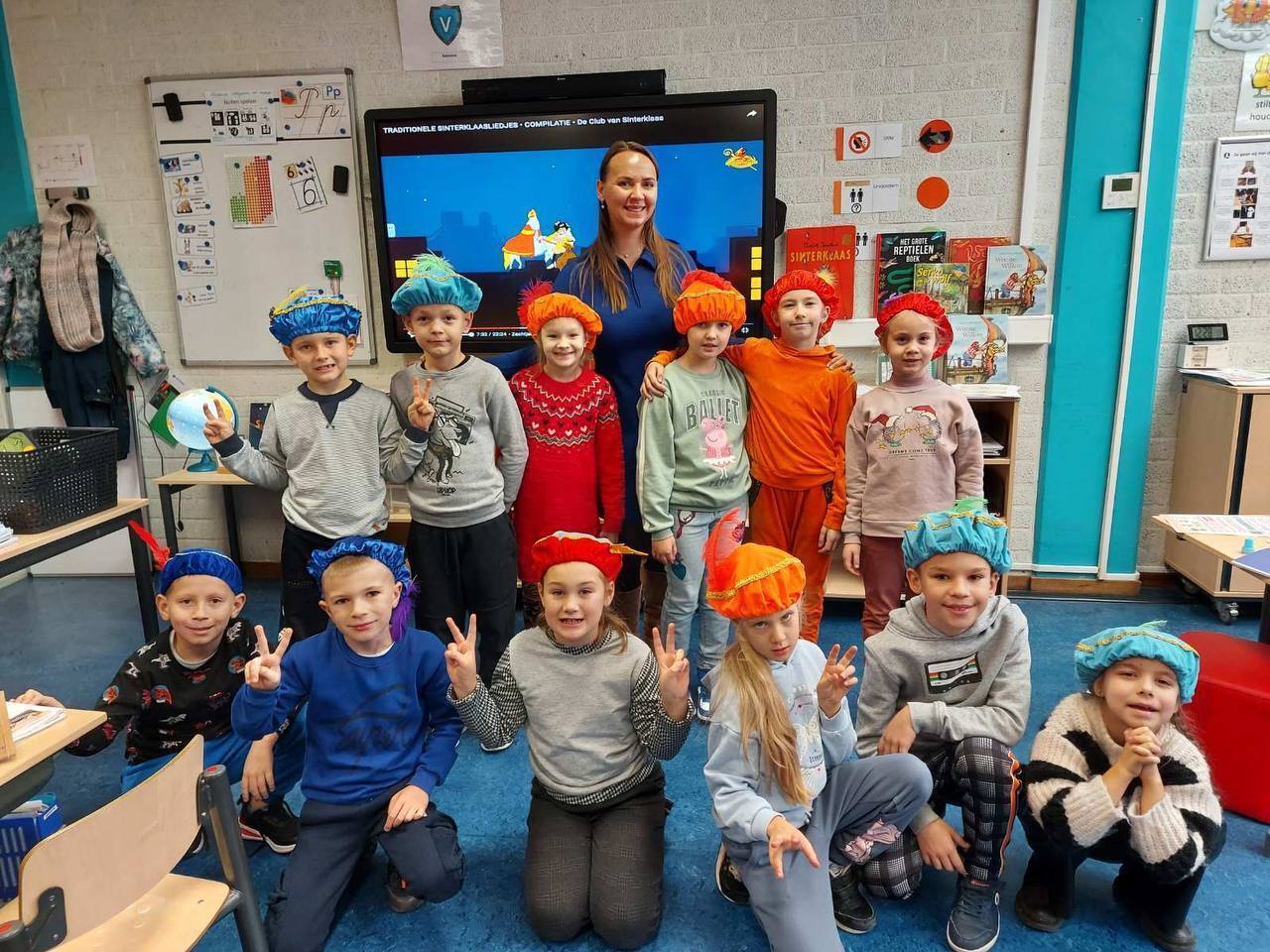 Діти йдуть до школи в 4 роки, нема домашніх завдань, а за перерву треба платити. Інтерв'ю з українкою про освіту в Нідерландах