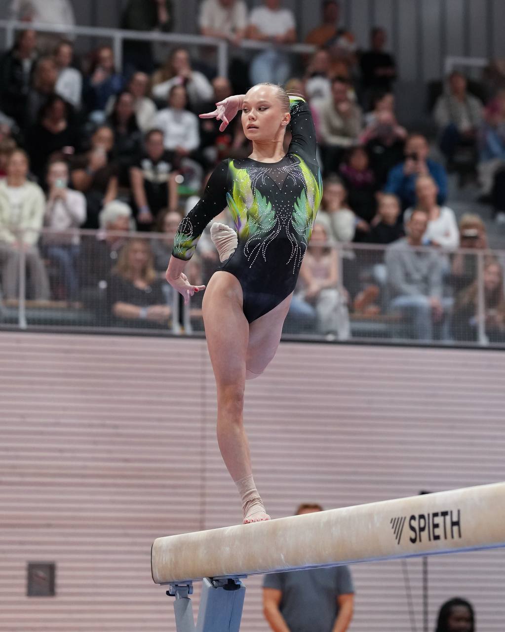 Российская чемпионка мира по гимнастике, сбежавшая из России в Германию, поплатилась там за любовь к Путину