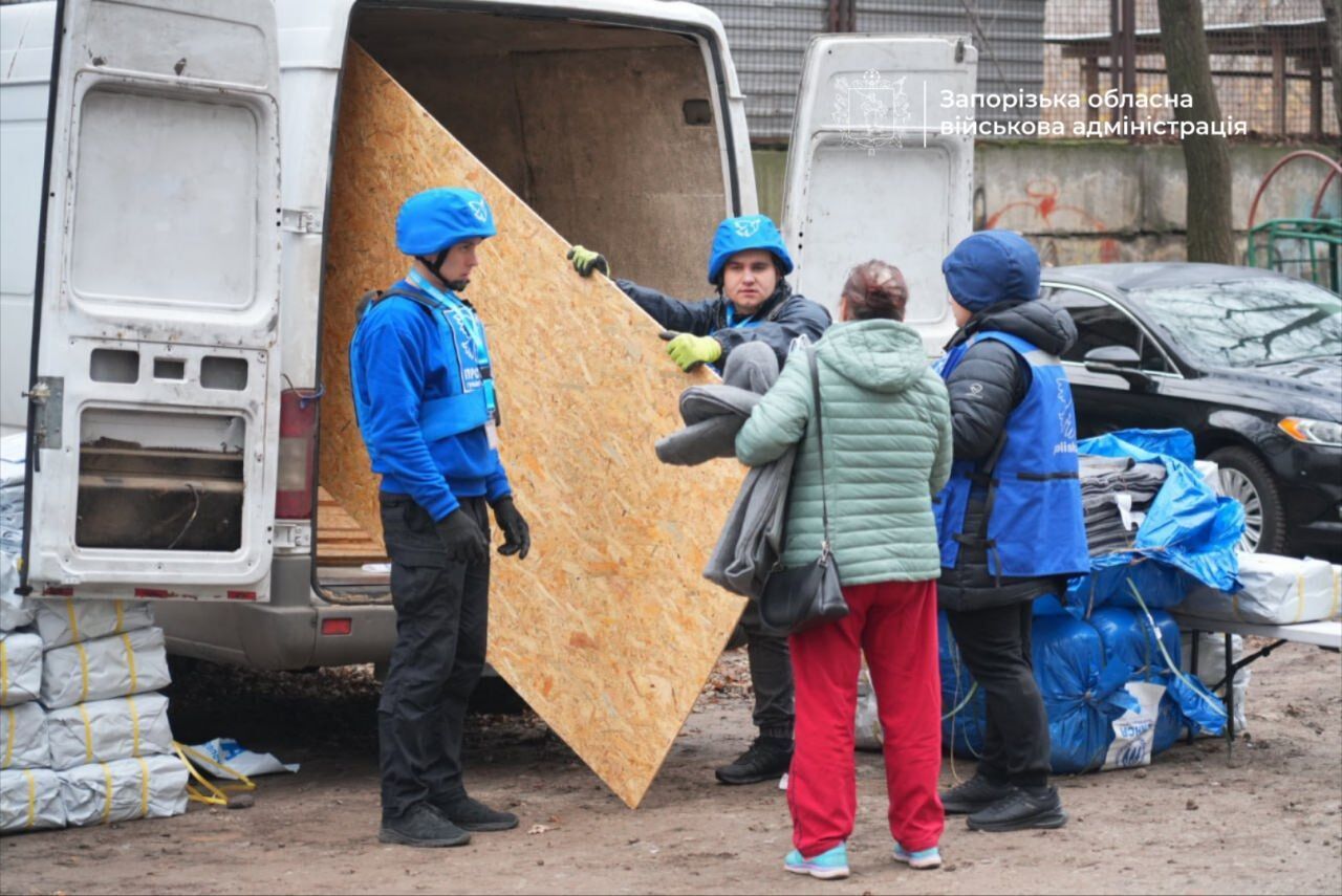 Забрал покой у сотен людей: момент российского удара по Запорожью попал на видео, много раненых