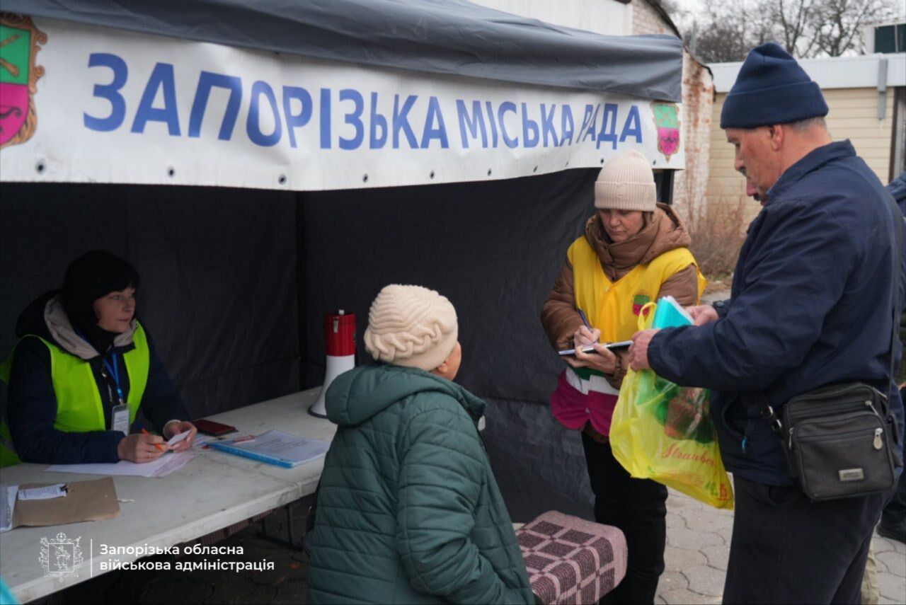 Забрал покой у сотен людей: момент российского удара по Запорожью попал на видео, много раненых