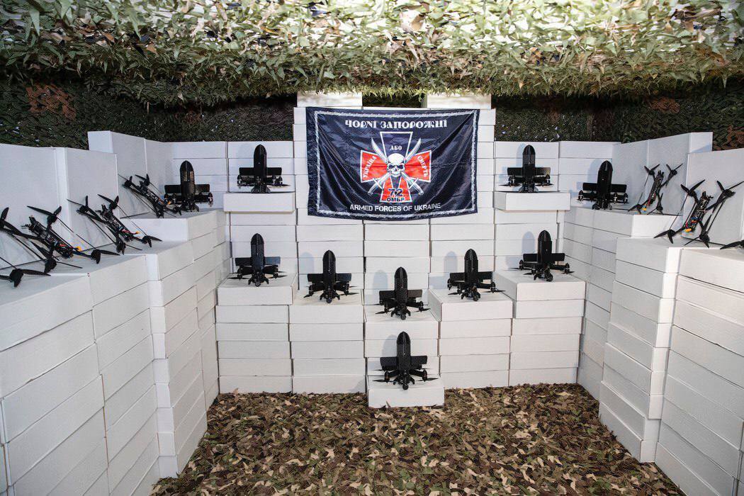 Кличко передав від громади Києва на фронт чергову велику партію дронів