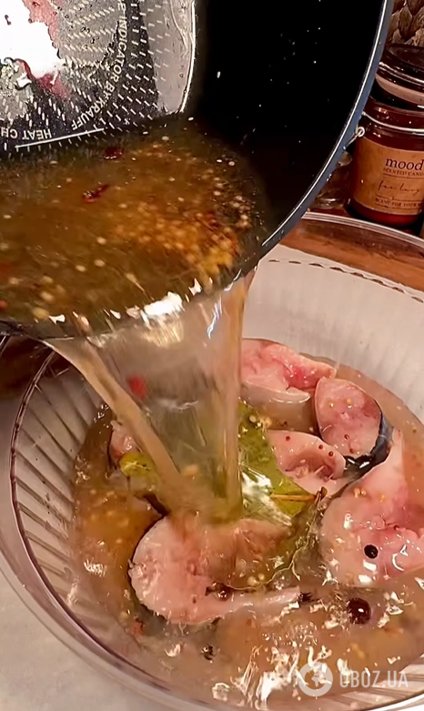 Пряная малосольная скумбрия в домашних условиях: есть можно уже через сутки