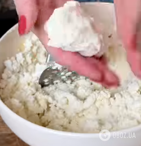 Як приготувати ідеальні сирники, які не розпадатимуться і не горітимуть: ділимося рецептом