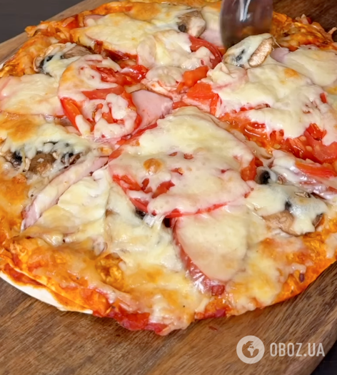 Легка піца без тіста за 10 хвилин: найпростіший рецепт страви для перекусу та вечері