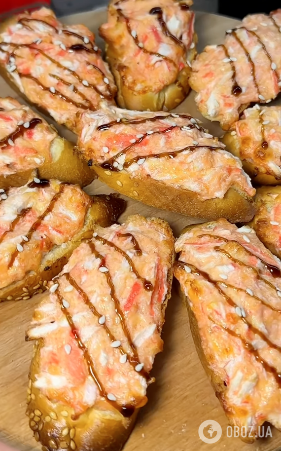 Гарячі бутерброди "Зимові" для ситного і швидкого перекусу: найлегший рецепт