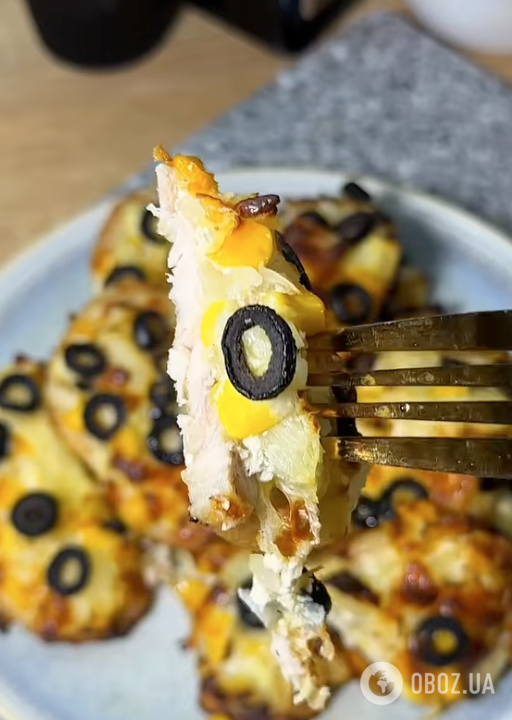 Мясо с ананасами в духовке для новогоднего стола: будет очень сочное и мягкое