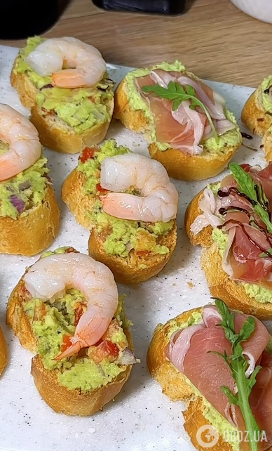 Новорічні брускети з креветками та гуакамоле: ділимося рецептом вишуканої закуски