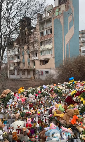 Закурил и заплакал: Иво Бобул побывал возле разрушенного дома в Тернополе и объяснил, почему его не нужно демонтировать