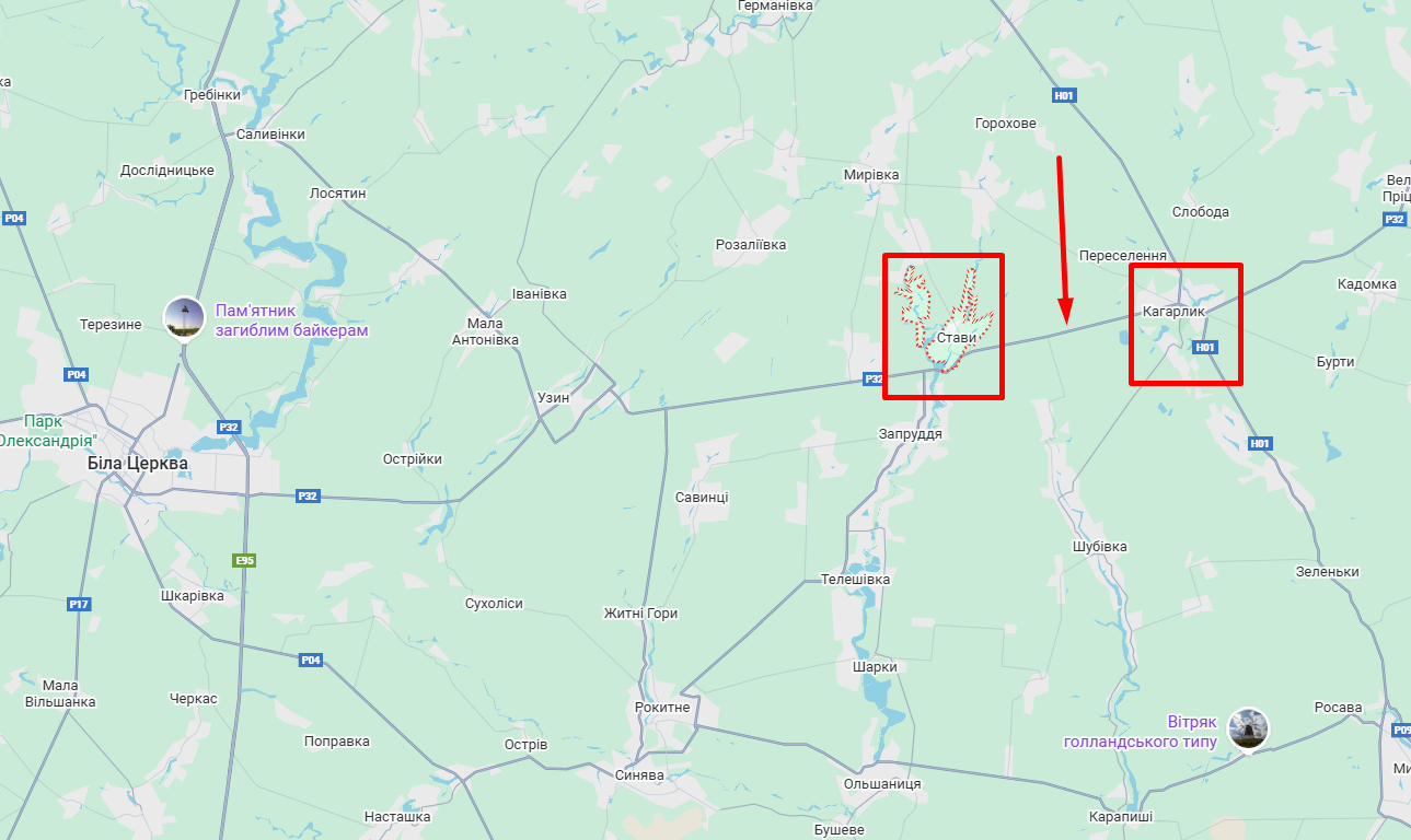 На Київщині мікроавтобус на швидкості протаранив вантажівку: є постраждала. Подробиці та фото