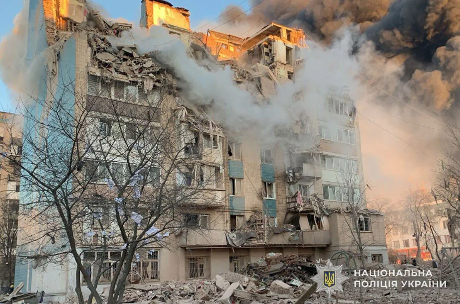 "Її мама загинула, сестричка досі в лікарні": у Тернополі померла 12-річна дівчинка, яка постраждала від атаки РФ